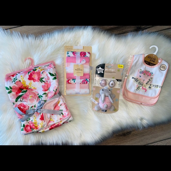 New baby girl bundle - Picture 1 of 2